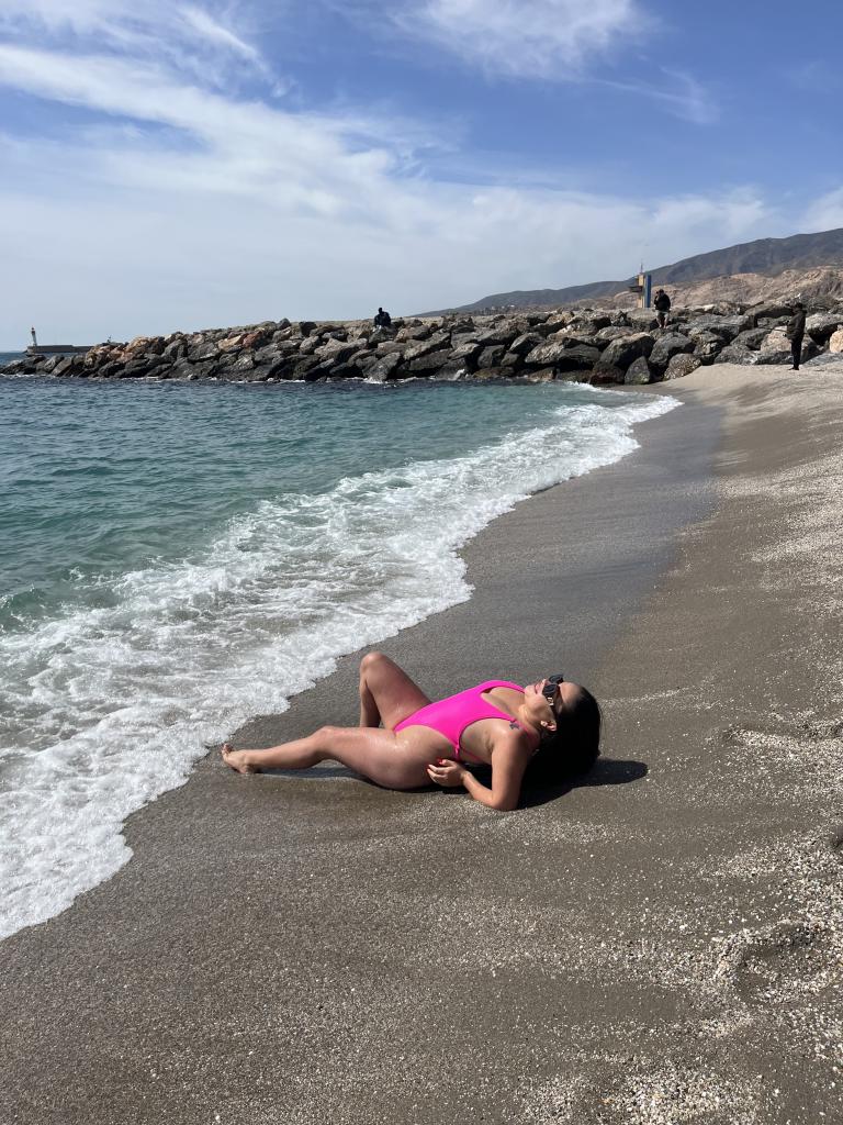 631218263: Chica busca chico en Cáceres