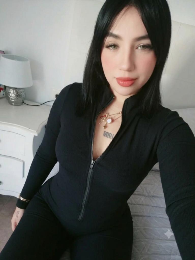 663449323: Chica busca chico en Cádiz