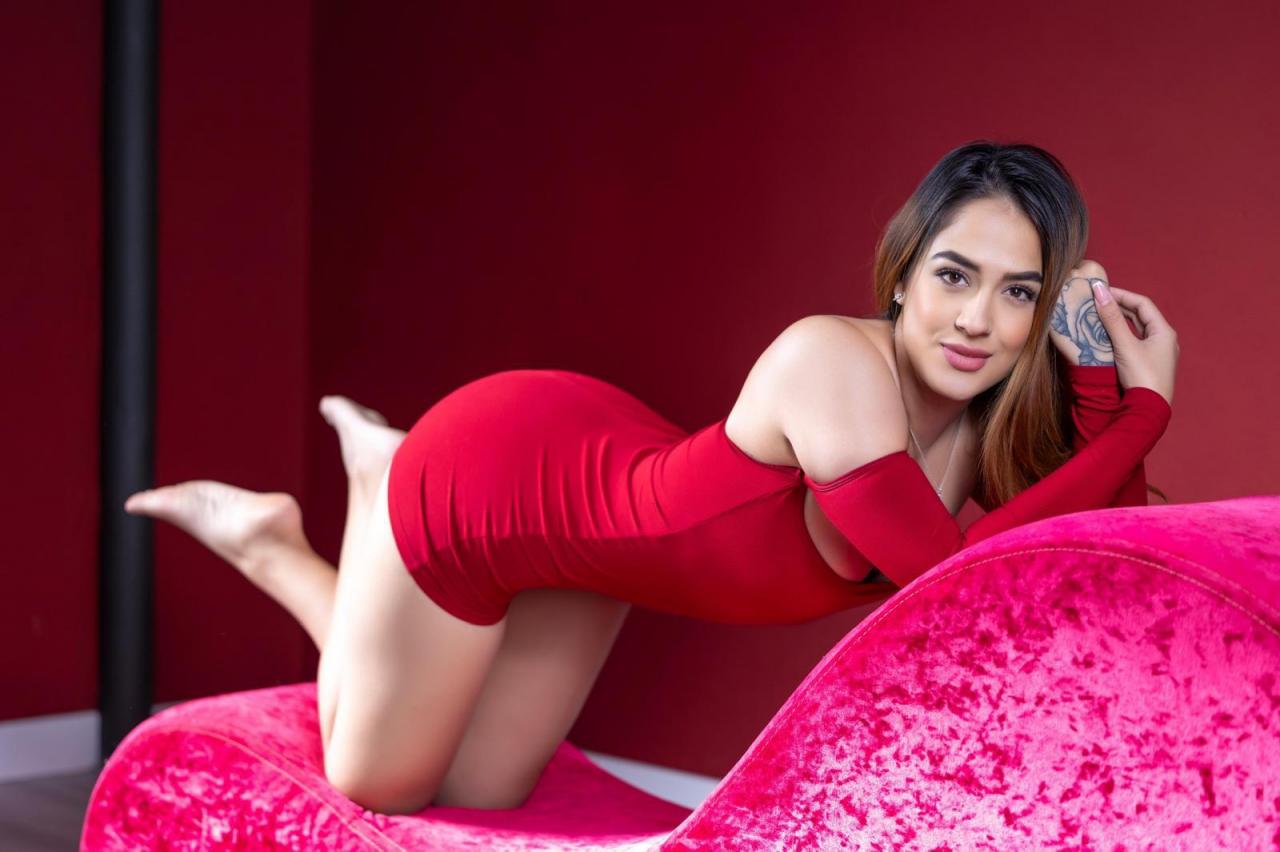 Chica busca chico en Alicante: Chica busca chico