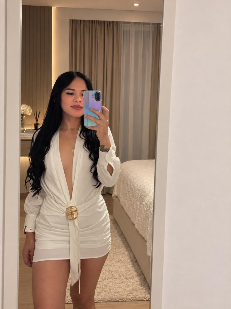 605768826: Chica busca chico en Ibiza