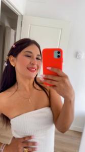 647315397: Chica busca chico en Madrid