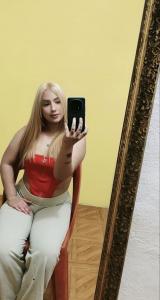 663449323: Chica busca chico en Cádiz