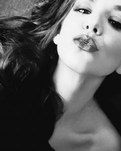 624254744: Chica busca chico en Madrid