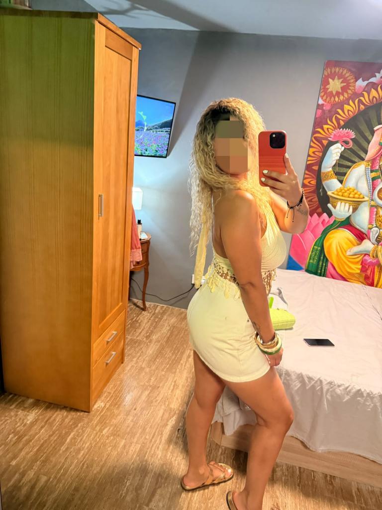 Chica busca chico en Ibiza: 