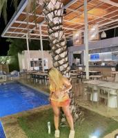 604979913: Chica busca chico en Barcelona