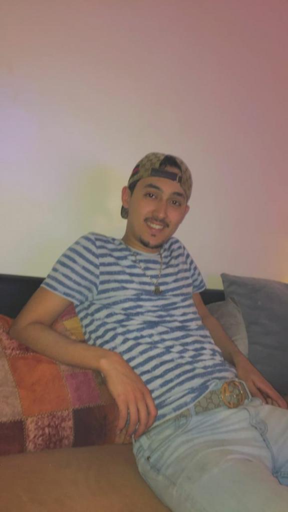 667790955: Chico busca chica en Barcelona