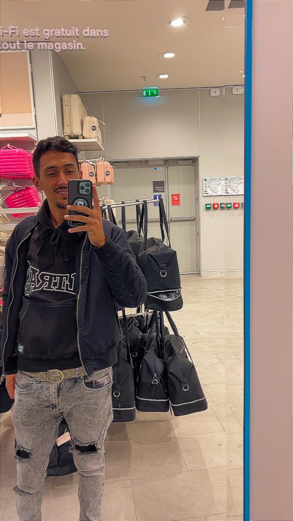 667790955: Chico busca chica en Barcelona