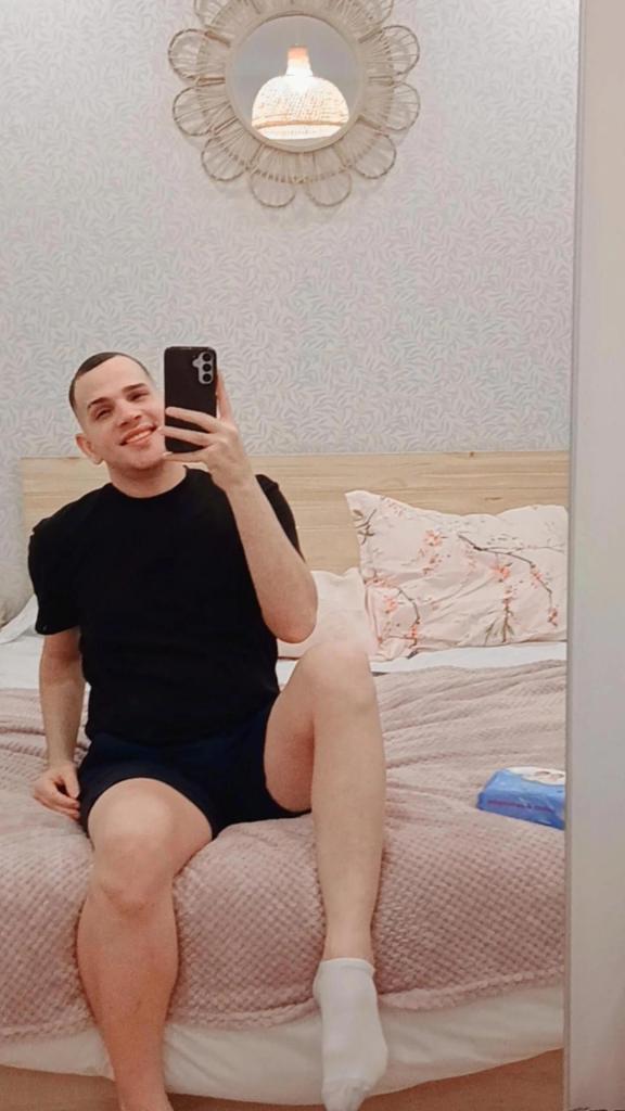 Chico busca chica en Sevilla: 