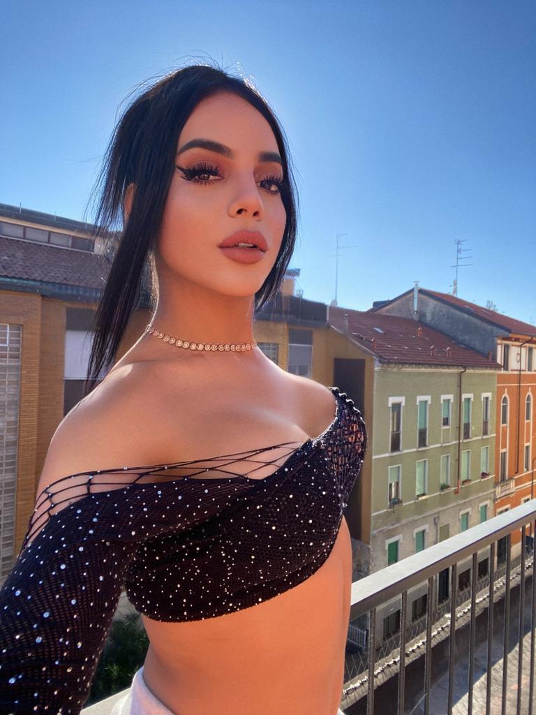 603504866: Chica busca chico en Ibiza