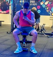 631658709: Chico busca chica en Barcelona