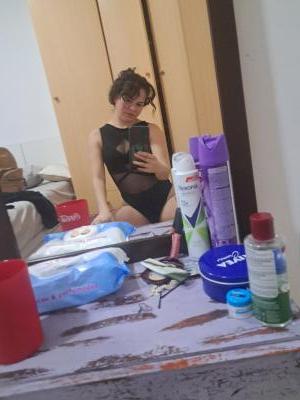 613508213: Chica busca chico en Barcelona