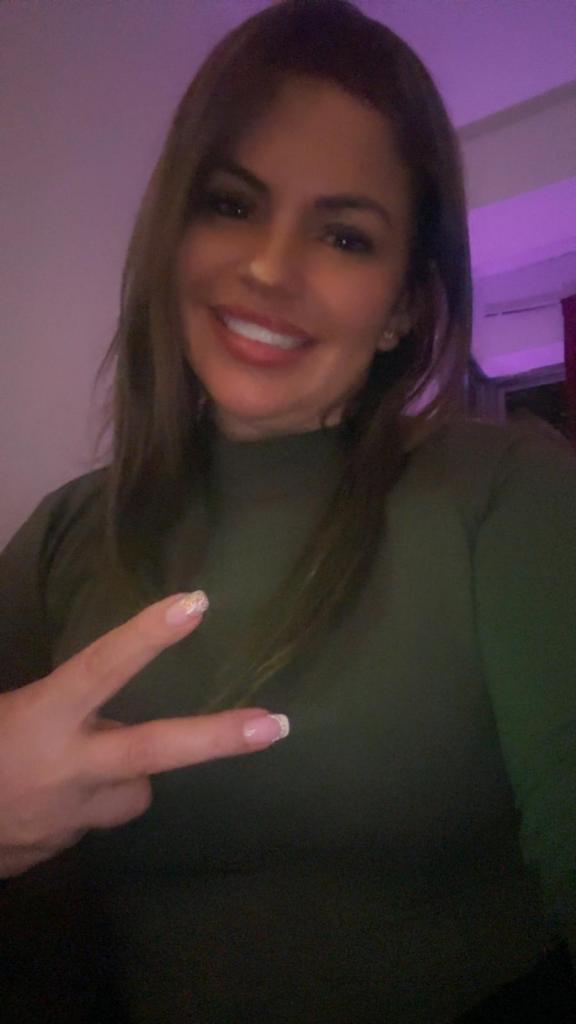 658033436: Chica busca chico en Sevilla