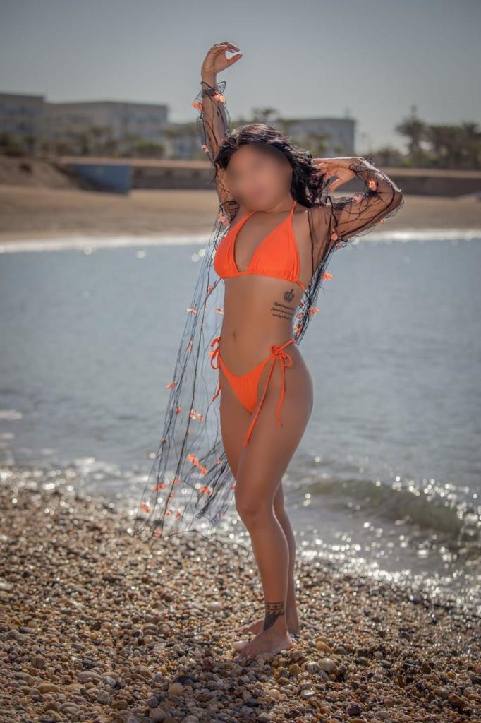 Chica busca chico en Almería: 