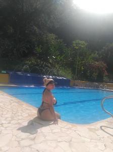 633469557: Chica busca chico en Granada