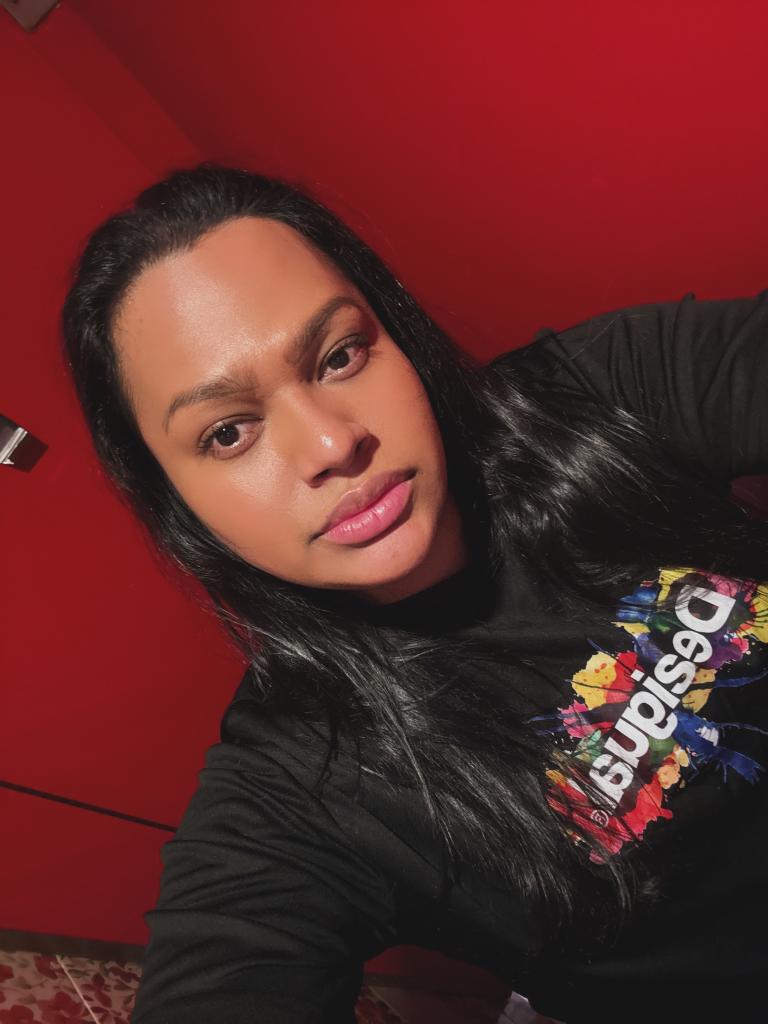 681190979: Chica busca chico en Madrid