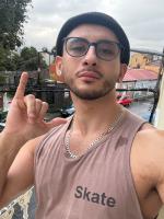 654220667: Chico busca chica en Sevilla