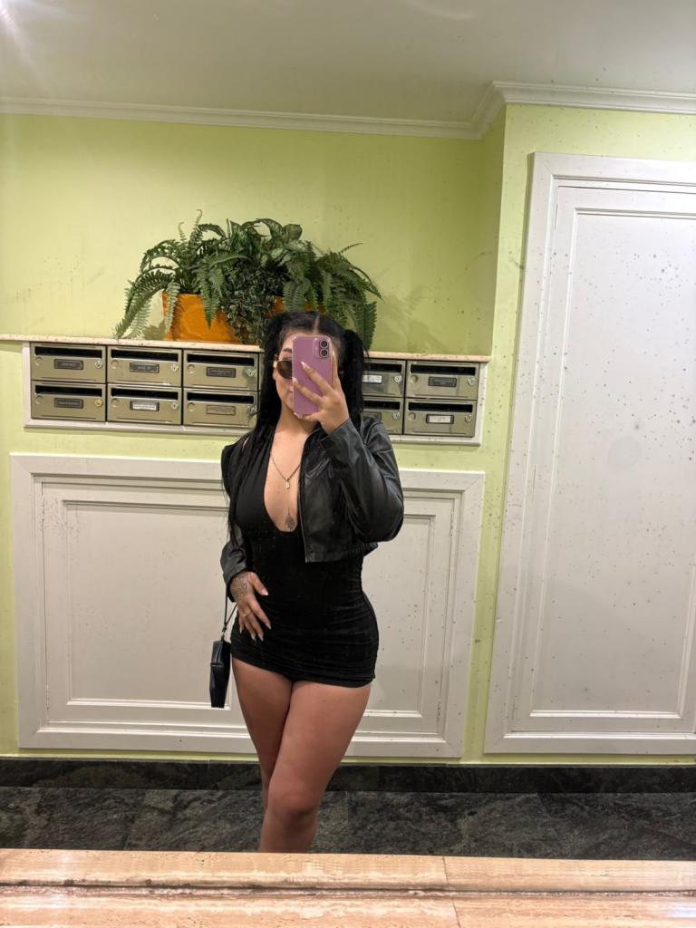 677181240: Chica busca chico en León