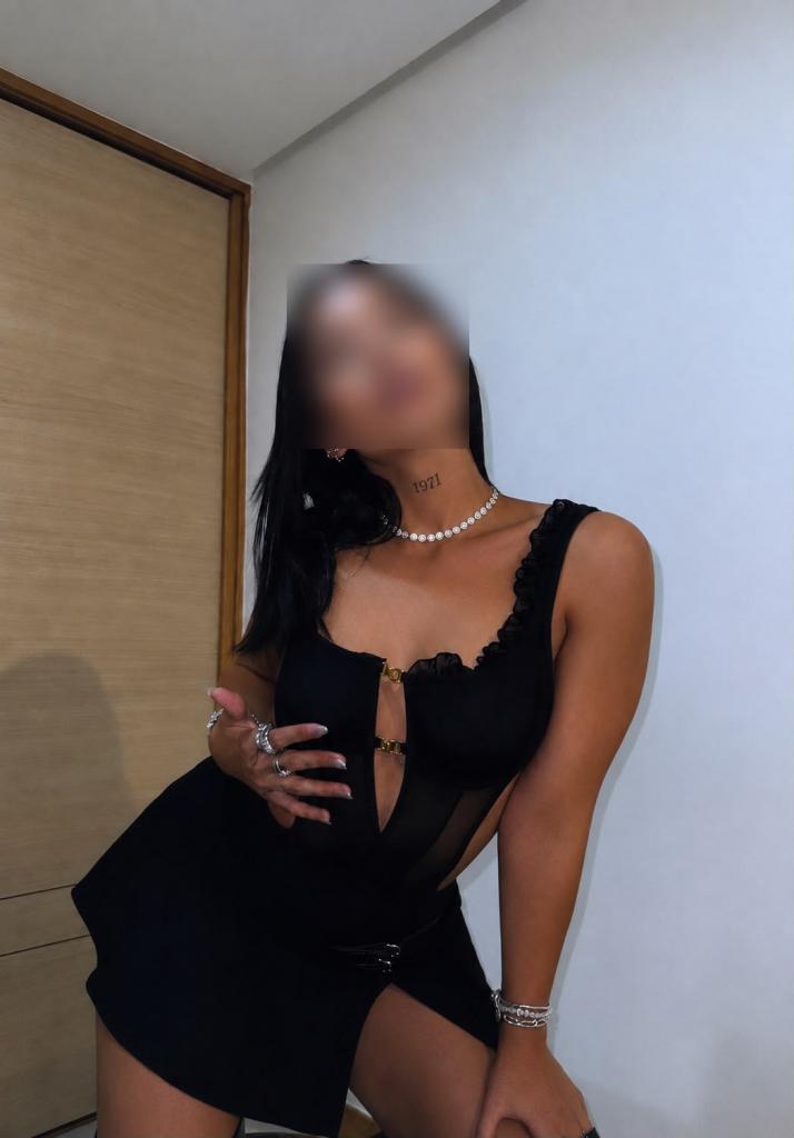 634385704: Chica busca chico en Sevilla