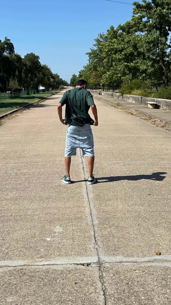 Chico busca chica en Sevilla: 
