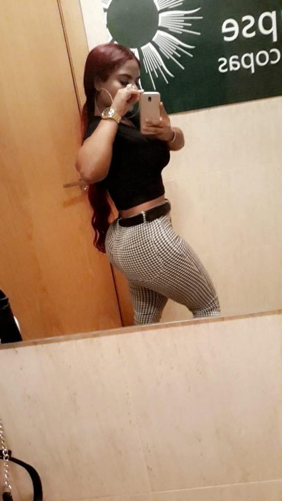 605553574: Chica busca chico en La Coruña