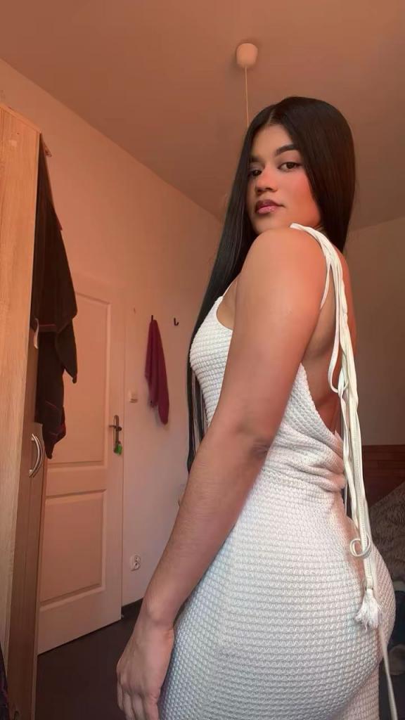 613724643: Chica busca chico en Barcelona