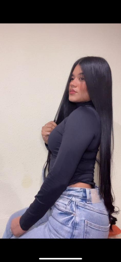 613724643: Chica busca chico en Barcelona
