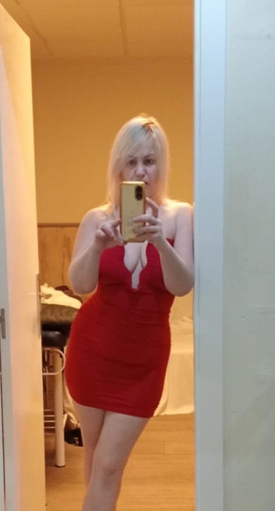 642537086: Chica busca chico en Barcelona
