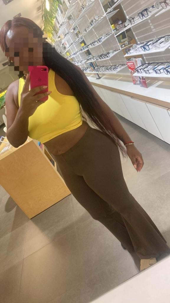 Chica busca chico en Alicante: Chica busca chico