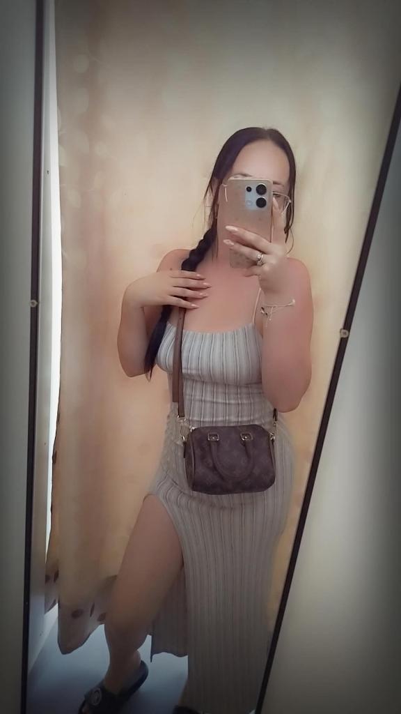 742057613: Chica busca chico en Almería