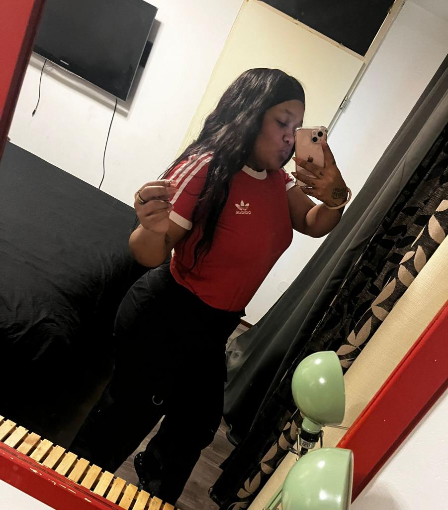 631990193: Chica busca chico en Alicante