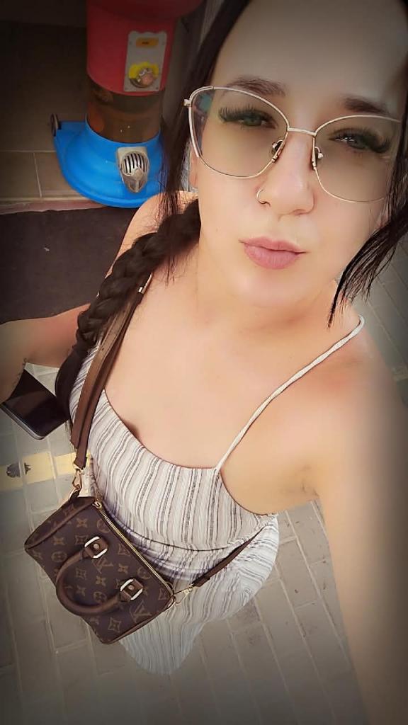 Chica busca chico en Almería: 