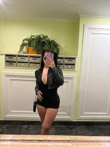 677181240: Chica busca chico en León