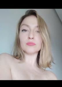 633894583: Chica busca chico en Barcelona