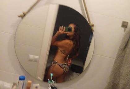 643701544: Chica busca chico en Madrid