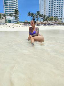 722559063: Chica busca chico en Barcelona