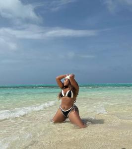 643652549: Chica busca chico en Gerona