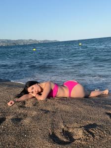 631069565: Chica busca chico en Gerona