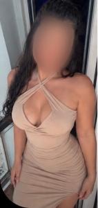 664706773: Chica busca chico en Barcelona