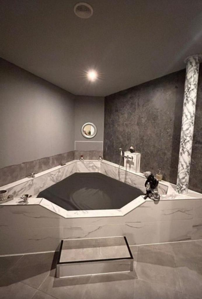 Chica busca chico en La Coruña: 