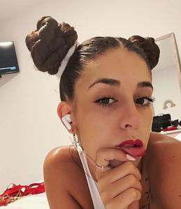 641969869: Chica busca chico en Sevilla