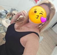 664209525: Chica busca chico en Sevilla