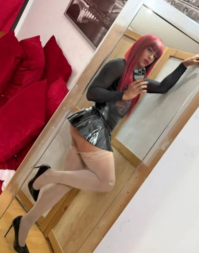 603299844: Transexual en León