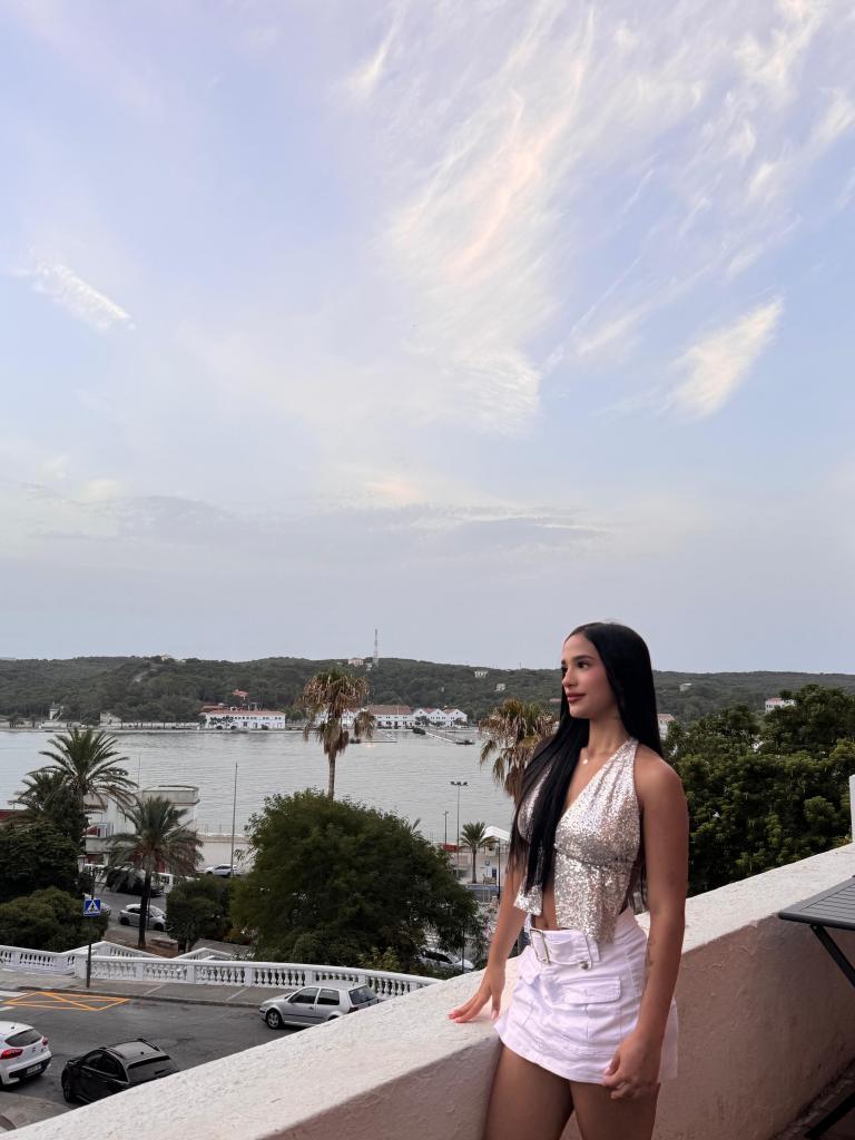 Chica busca chico en Menorca: 