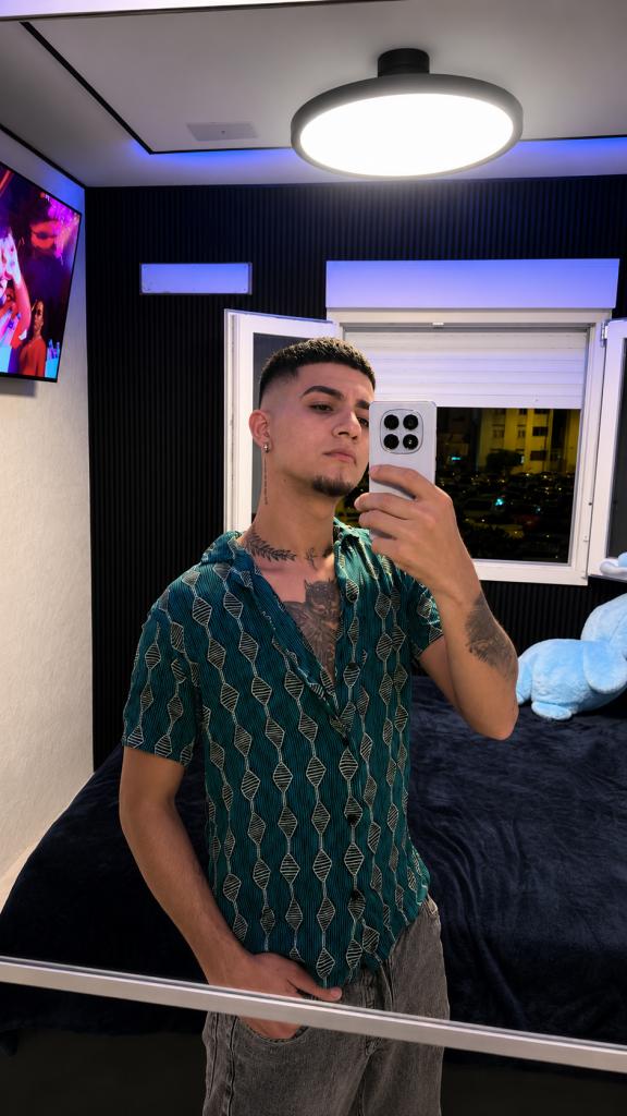 Chico busca chica en Las Palmas: 