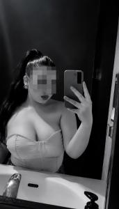 643860872: Chica busca chico en Sevilla