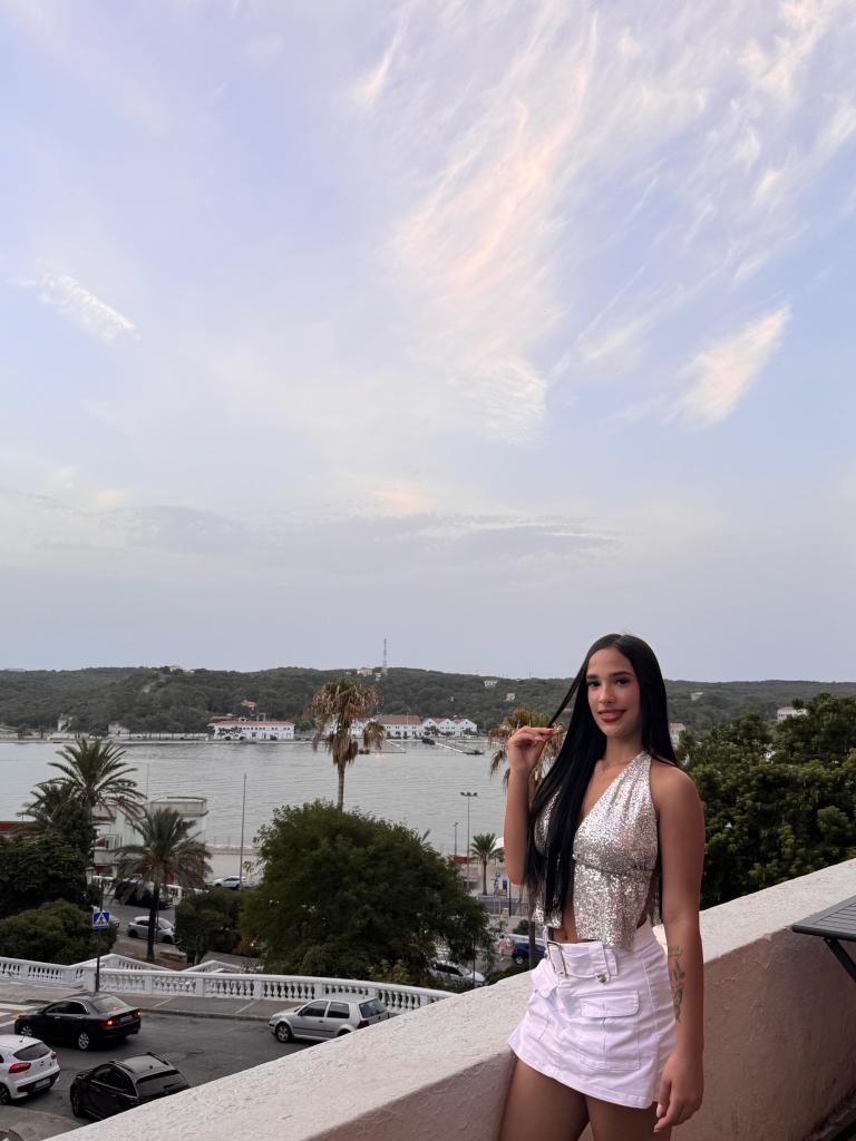 634363596: Chica busca chico en Menorca