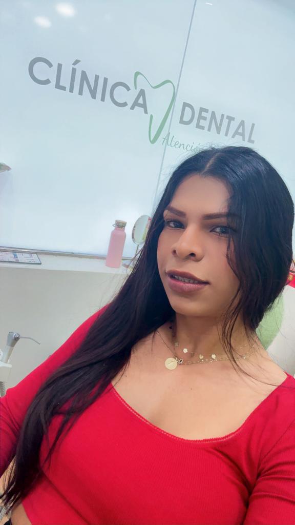 604338275: Transexual en La Coruña