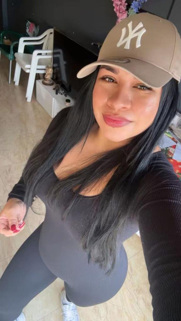 745053161: Chica busca chico en Murcia