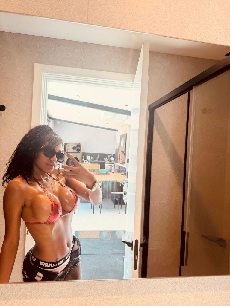 637011176: Chica busca chico en Mallorca