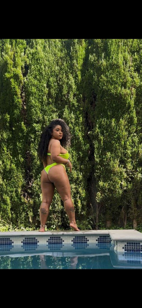 Chica busca chico en Granada: 